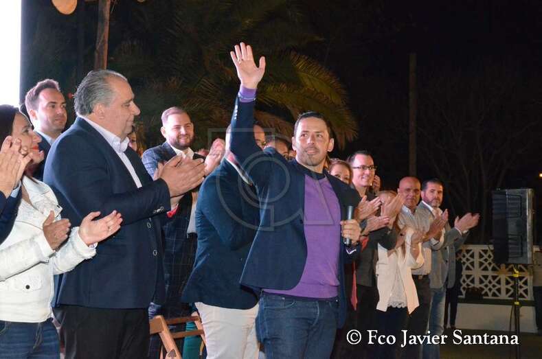 Momento de la intervención del candidato Héctor Suárez (Foto TA)